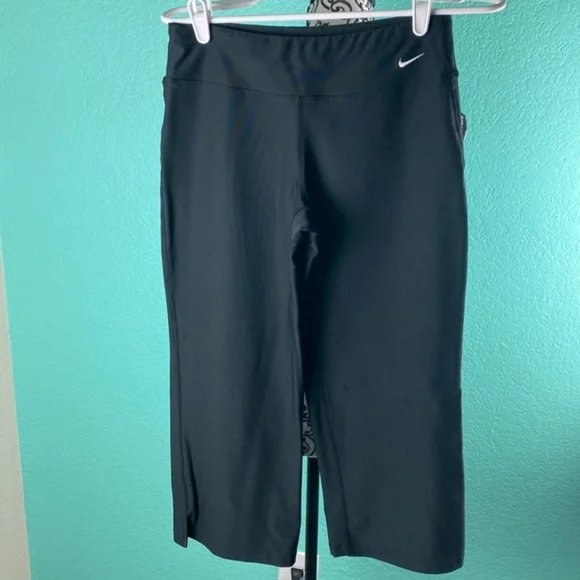 Nike Pants - Nike Fit Dry Mid Rise Pure Black Cropped Wide Leg Active Leggings S